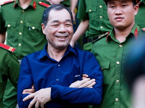 Ông Trần Bắc Hà không đến toà vì điều trị ung thư tại Singapore ảnh 1