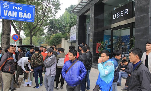 Tài xế Uber, Grab lo vỡ nợ ảnh 1