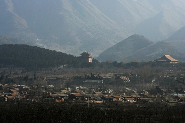 Bắc Kinh sẽ di dời 15.000 dân khỏi di tích lăng tẩm triều Minh ảnh 1