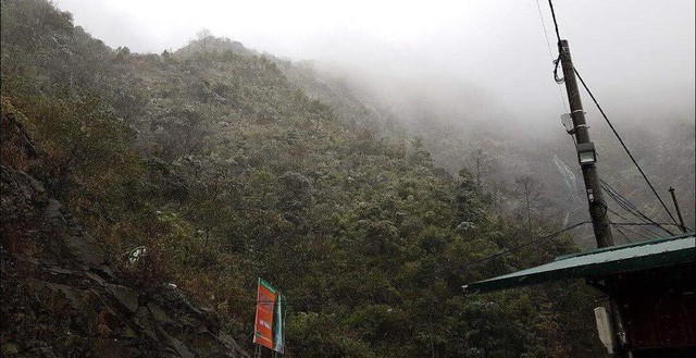 Tuyết đang phủ trắng đèo Ô Quý Hồ - Sa Pa ảnh 8