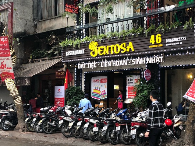 Giá tăng, hàng quán ăn uống ngày đầu đi làm vẫn chật kín khách ảnh 7 Giá tăng, hàng quán ăn uống ngày đầu đi làm vẫn chật kín khách ảnh 7