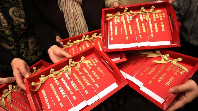 Quan chức Trung Quốc mất việc vì nhận lì xì “khủng“ ảnh 1