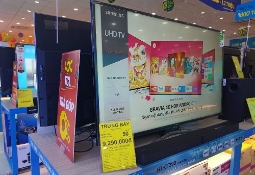 Nhiều siêu thị điện máy xả hàng trưng bày sau Tết ảnh 2