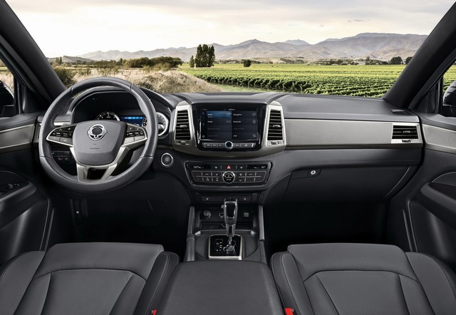 SsangYong Musso - bán tải Hàn Quốc thách thức Ford Ranger ảnh 2