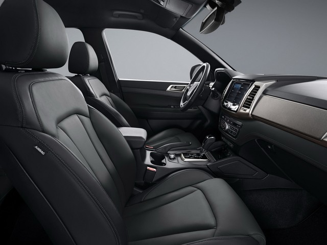 SsangYong Musso - bán tải Hàn Quốc thách thức Ford Ranger ảnh 3