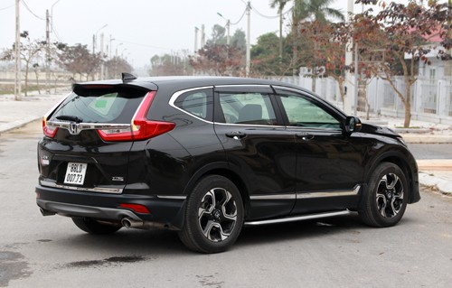 Khách Việt hoang mang vì giá ôtô biến động thất thường ảnh 1