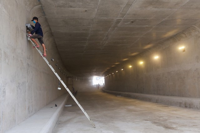 Hầm chui cửa ngõ Tây Bắc TP HCM trước ngày thông xe ảnh 4