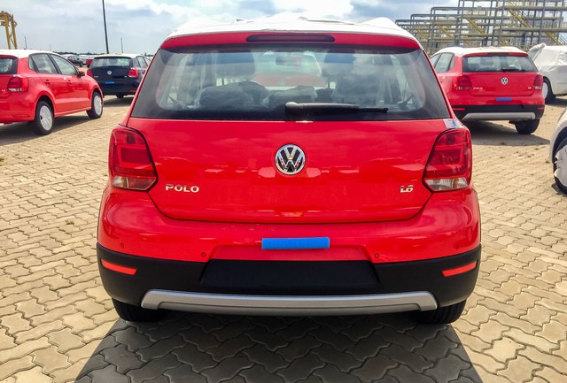 Volkswagen Cross Polo về Việt Nam giá 725 triệu - đối thủ mới của Ford EcoSport ảnh 2