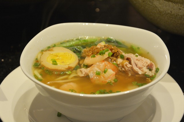 Đầu bếp Đài Loan mang trứng đúc hàu, mì, xôi cua đến Hà Nội ảnh 3