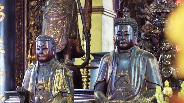 Khách Tây ngưỡng mộ kiến trúc của chùa cổ bậc nhất Sài Gòn ảnh 8