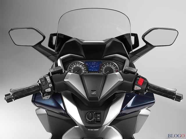 Honda hé lộ xe tay ga cao cấp Forza 300 tại Italy ảnh 5