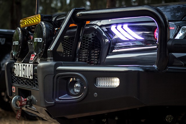 Bán tải Ford Ranger độ hơn nửa tỷ đồng của dân chơi Việt ảnh 2