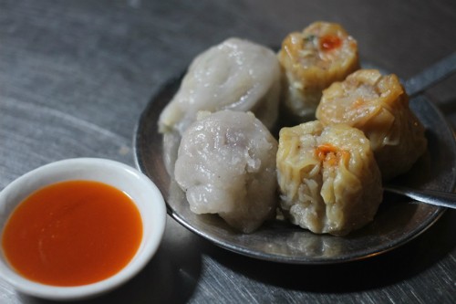 Hàng phở và hủ tiếu 50 năm hút khách ăn khuya ở Sài Gòn ảnh 2