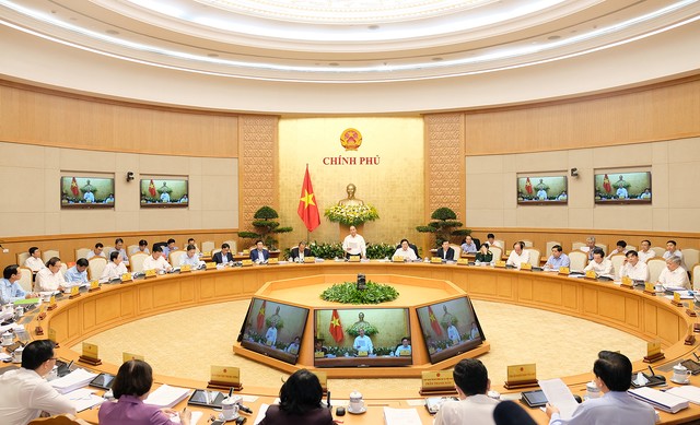 Thủ tướng: Phấn đấu đạt tăng trưởng ít nhất 6,7% năm 2018 ảnh 1