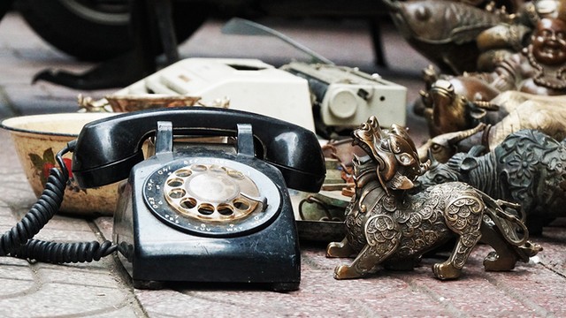 Con đường đồ cổ hơn nửa thế kỷ ở Sài Gòn ảnh 6