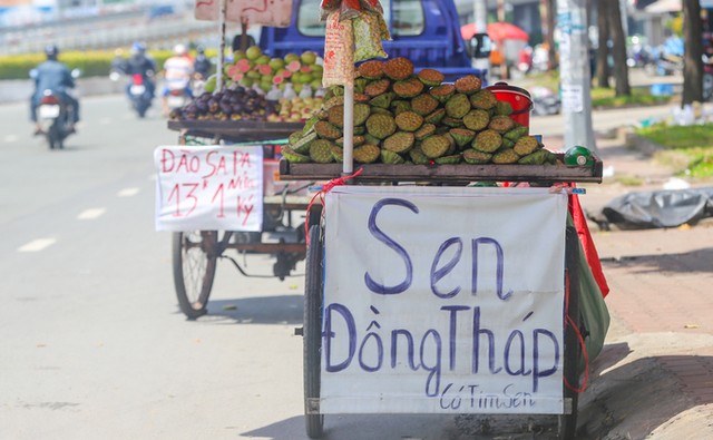 Đặc sản miền Tây trên vỉa hè Sài Gòn ảnh 3