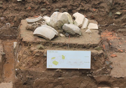 Phát hiện nhiều di vật cổ dưới Điện Kính Thiên Thăng Long ảnh 2