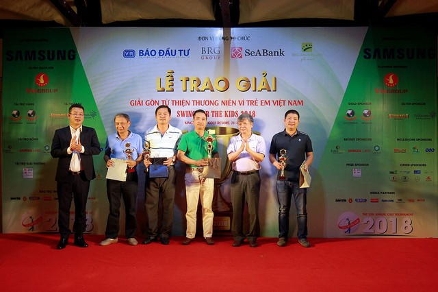 Những khoảnh khắc ấn tượng tại giải Golf Swing for the Kids 2018 ảnh 72