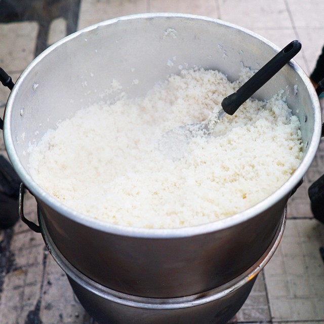 Quán cơm 23 năm ở Sài Gòn bán sườn to bằng gang tay ảnh 3