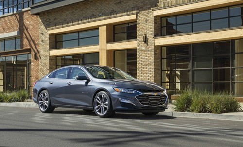 Vì sao Ford từ bỏ xe con, General Motors ngược lại ảnh 1