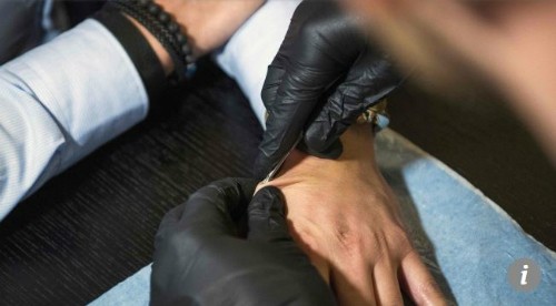 Cấy chip vào da để thử nghiệm cuộc sống thông minh ảnh 1