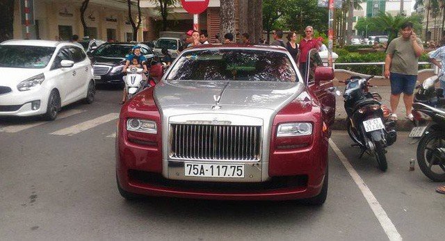 Đại gia Huế chơi Rolls-Royce Ghost biển ngũ quý 1 hơn 11 tỷ đồng ảnh 1