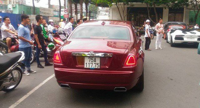 Đại gia Huế chơi Rolls-Royce Ghost biển ngũ quý 1 hơn 11 tỷ đồng ảnh 2