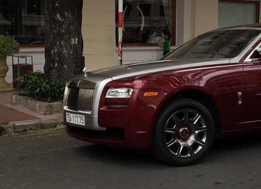 Đại gia Huế chơi Rolls-Royce Ghost biển ngũ quý 1 hơn 11 tỷ đồng ảnh 3