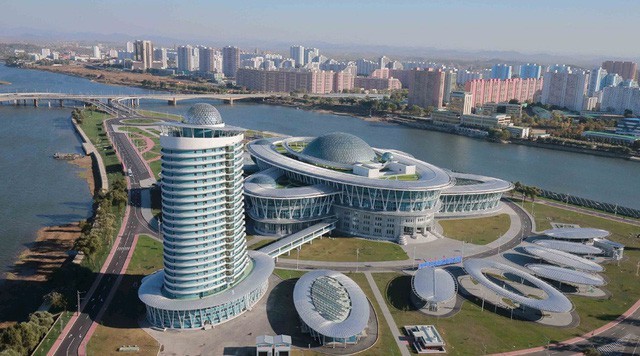 Ai sẽ trả tiền cho lời hứa phát triển kinh tế Triều Tiên của Mỹ? ảnh 1