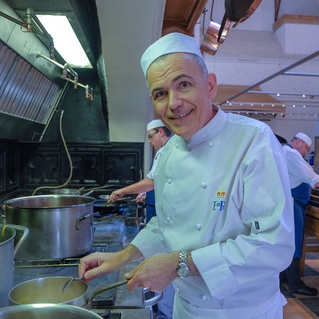 Bên trong căn bếp chế biến bữa tiệc cưới Hoàng gia Anh ảnh 2