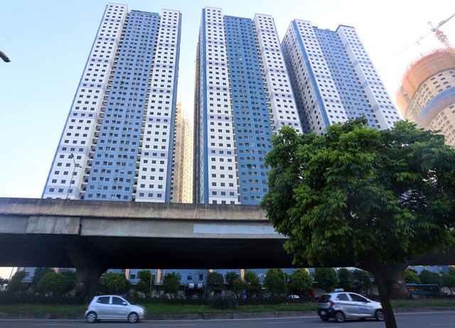 Không có chỗ gửi, dân chung cư để ôtô ở bãi rác ảnh 10