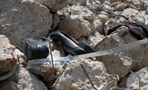 Sập nhà đang tháo dỡ ở Sài Gòn, một người chết ảnh 1