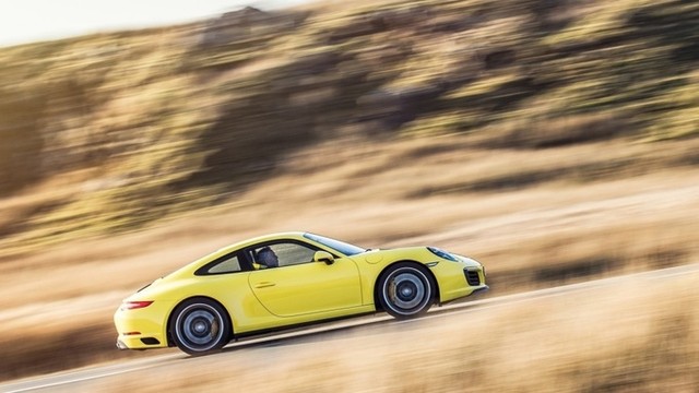 Những mẫu ôtô khách mua chủ yếu 'để ngắm' tại Mỹ ảnh 2