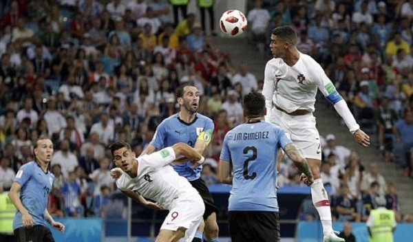 Uruguay 2-1 Bồ Đào Nha: Cavani che mờ Ronaldo ảnh 1