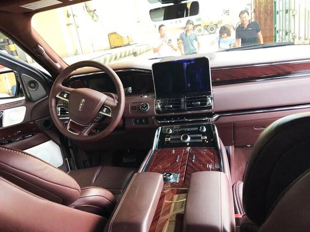Lincoln Navigator - xế 'khủng' Mỹ giá hơn 9 tỷ đầu tiên về Việt Nam ảnh 3