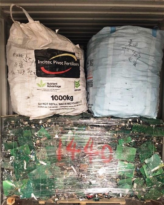 "Đau đầu" với hàng ngàn container phế liệu nhập khẩu vô chủ ảnh 1