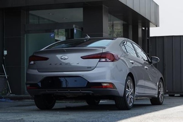 Hyundai Elantra 2019 - sedan thiết kế thể thao sắp ra mắt ảnh 1