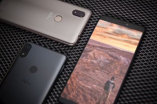 Cuộc đua đưa tính năng cao cấp vào điện thoại giá rẻ ảnh 1