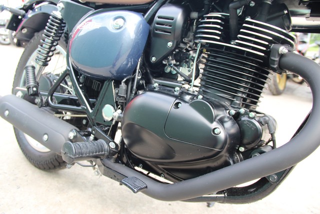 Kawasaki W250 2018 - môtô hoài cổ giá 150 triệu tại Việt Nam ảnh 4