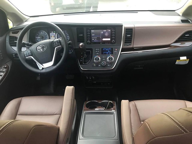 Toyota Sienna 2018 về Việt Nam - xe gia đình giá hơn 4 tỷ đồng ảnh 2