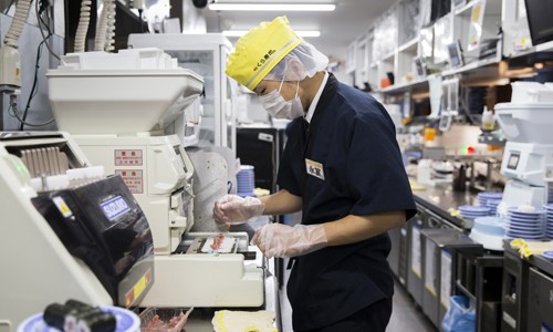 Từ người bán giấm thành chủ chuỗi nhà hàng triệu USD ảnh 1