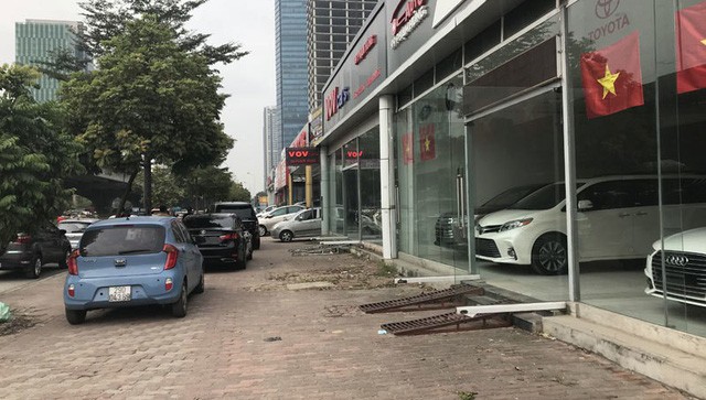 Ô tô cũ đắt hơn xe mới: Khắp chợ đìu hiu, dân buôn méo mặt ảnh 1