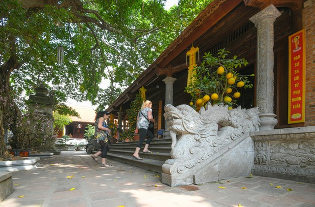 Bức tượng Phật ngồi lưng vua độc nhất Việt Nam ở Hà Nội ảnh 3