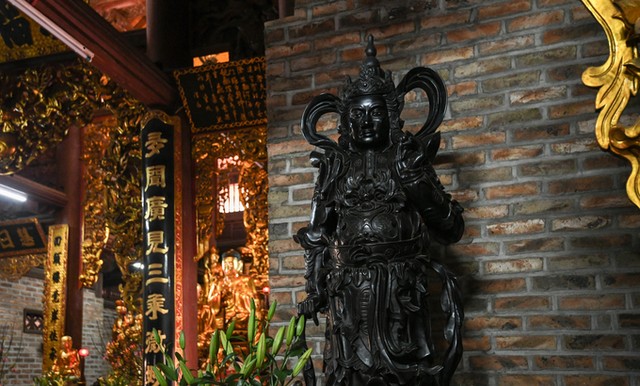 Bức tượng Phật ngồi lưng vua độc nhất Việt Nam ở Hà Nội ảnh 5