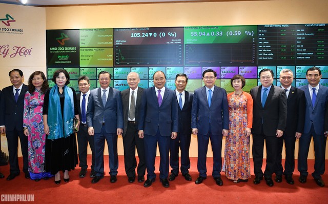 Đánh cồng phiên giao dịch đầu xuân, Thủ tướng nhắn nhủ thay đổi tư duy chứng khoán ảnh 3