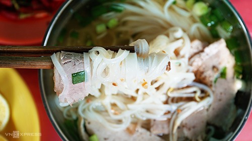Tô phở khổng lồ và 4 món ngon phải thử khi đến Sa Đéc ảnh 3