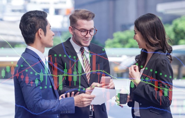 Chứng quyền có bảo đảm (CW): Cuộc chơi giữa “nhà cái” và nhà đầu tư? ảnh 1