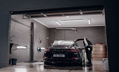 Garage của giới nhà giàu ảnh 2