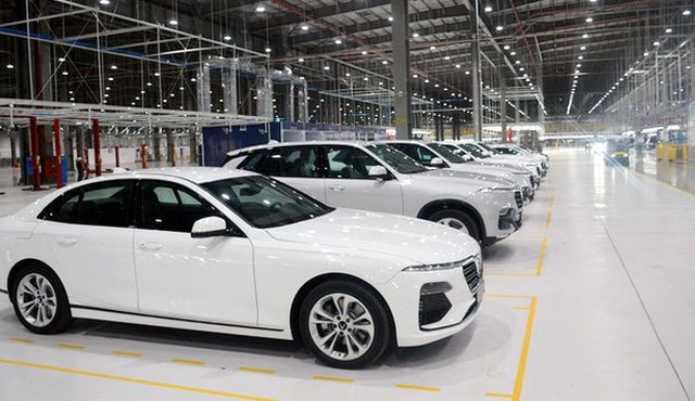 Ưu đãi lớn, ô tô Việt Nam giảm giá mạnh ảnh 1