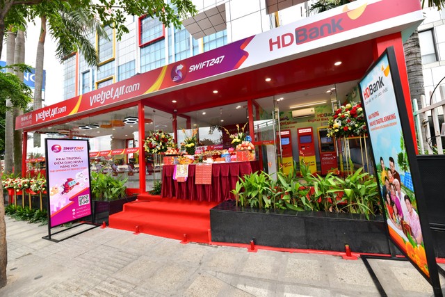 Vietjet khai trương phòng vé mới cùng tổ hợp dịch vụ toàn diện cho khách hàng ảnh 1